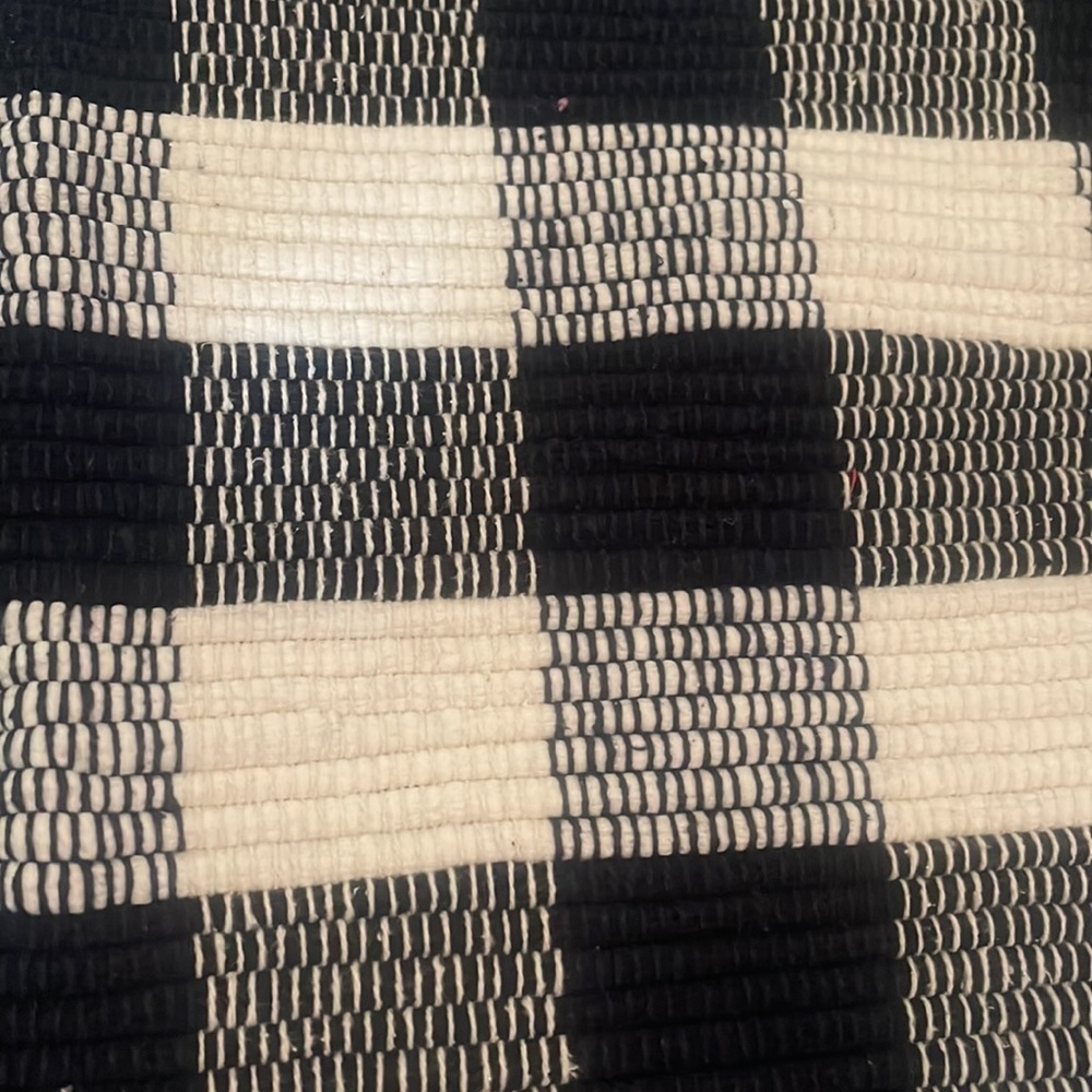 Rug - Picture 2 of 7